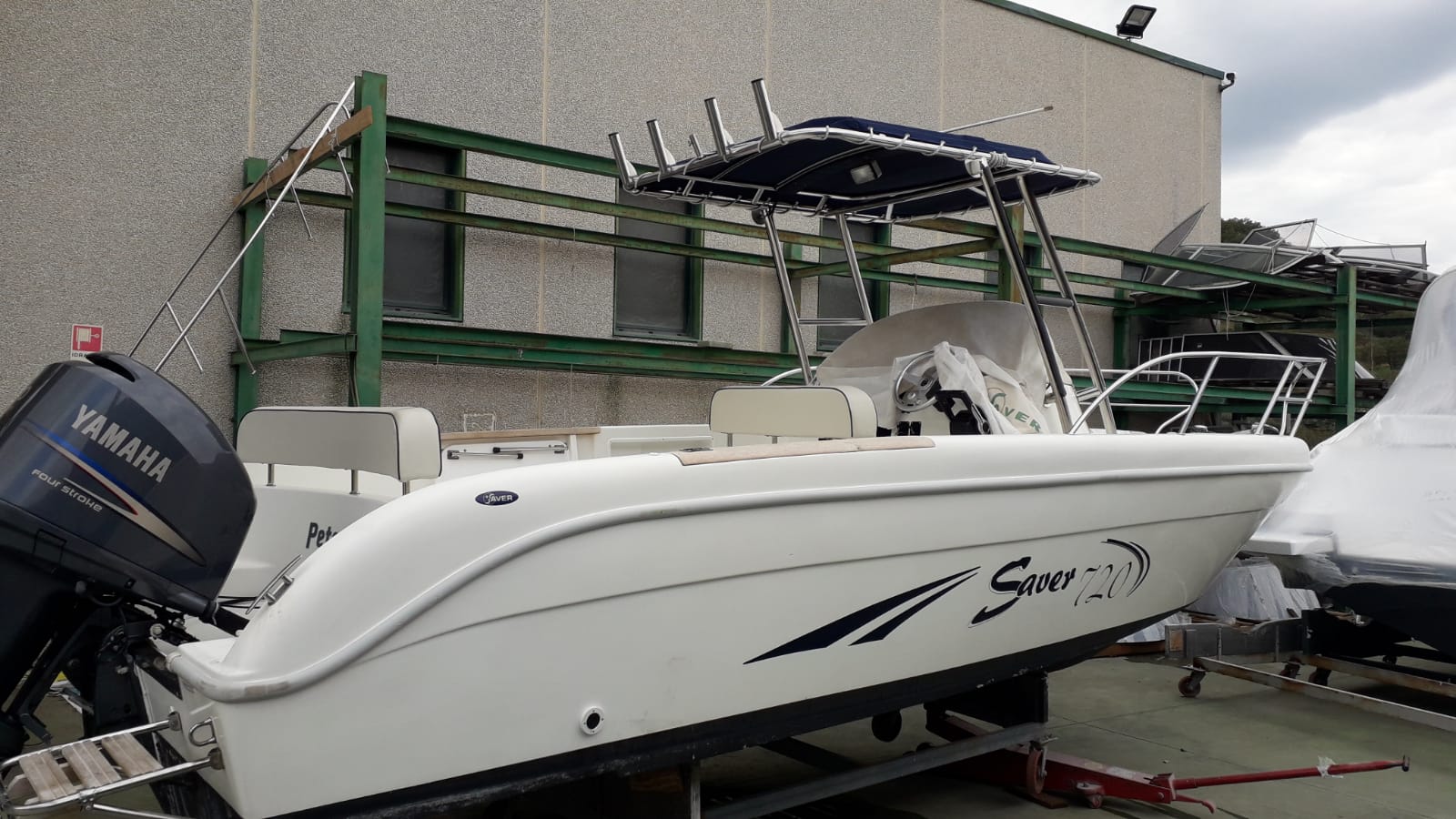 <<< VENDUTO >>> Saver 720 Wa + 1x250 Hp Yamaha + aux 9.9 hp yamaha<br><a href=dettaglio.aspx?Id=390 >VAI ALLA SCHEDA</a>